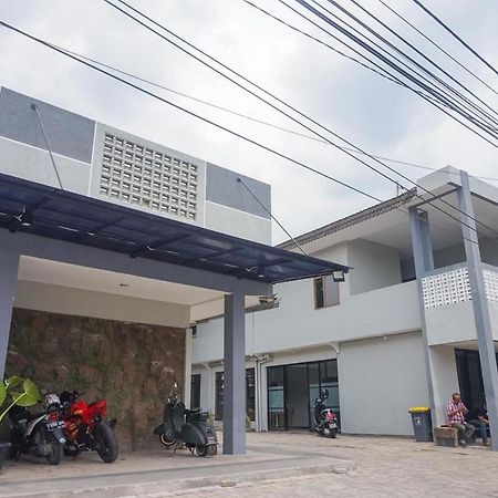 Reddoorz Plus @ Kalpataru Malang Exterior foto