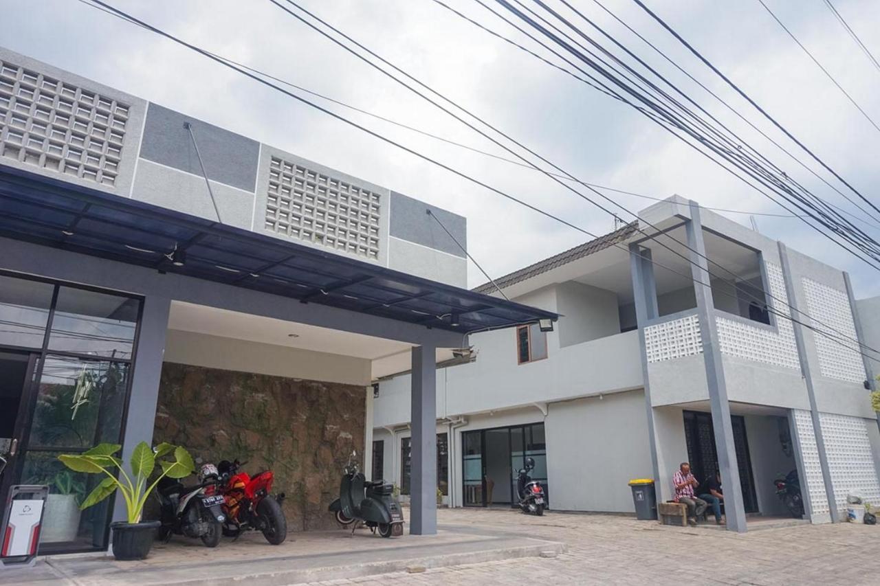 Reddoorz Plus @ Kalpataru Malang Exterior foto